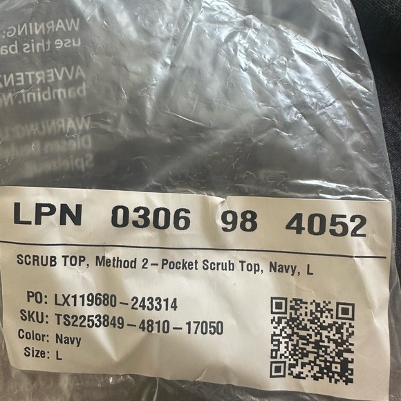 Fabletics scrub top - Picture 3 of 3